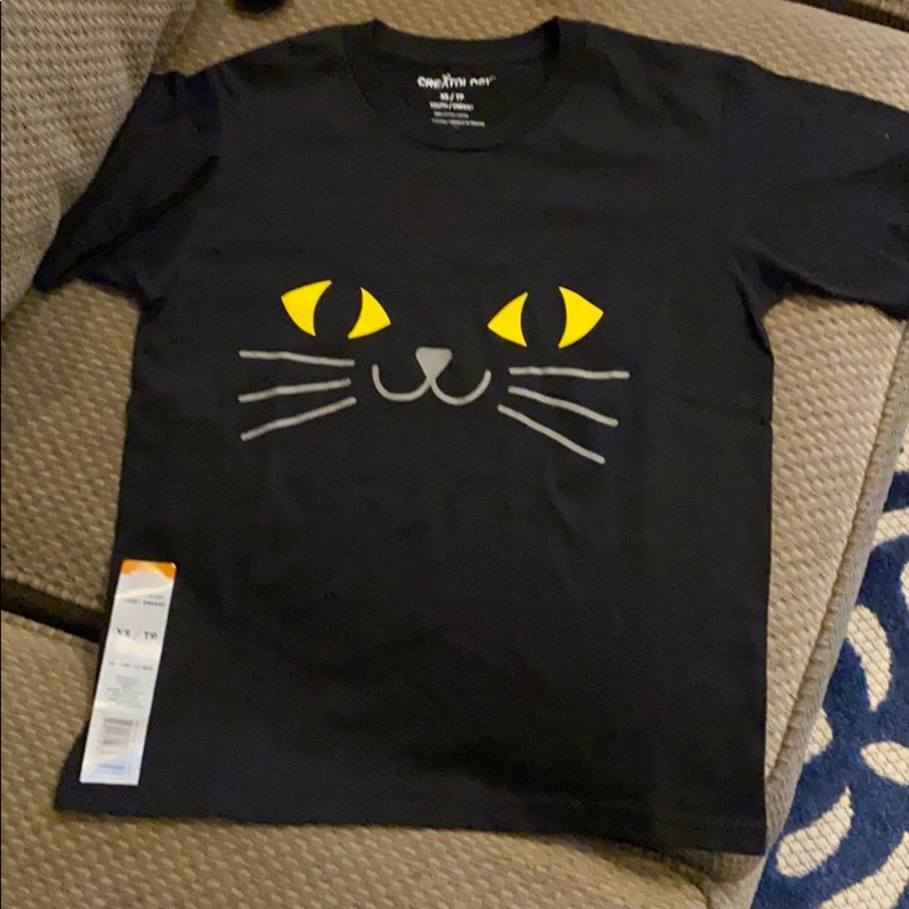 New kids black cat face shirt